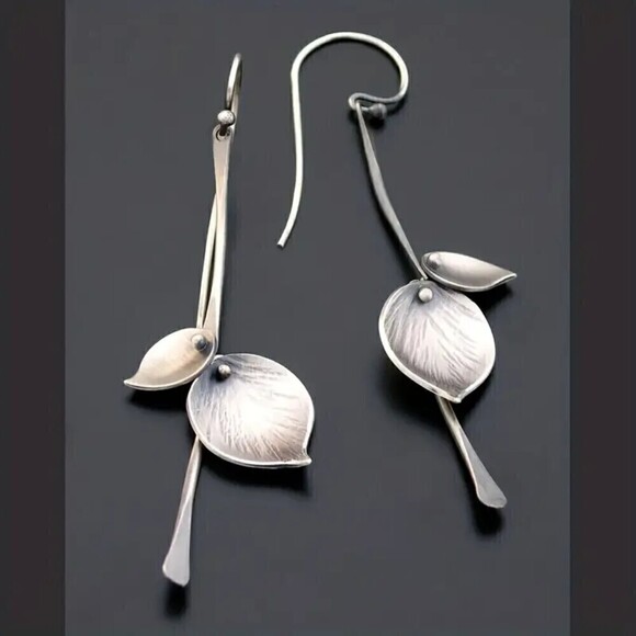 New - Bohemian Simple Leaf Earrings - Picture 2 of 7